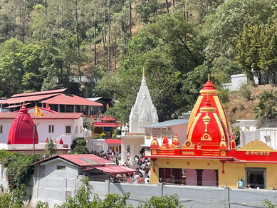 How to reach Kainchi Dham Temple